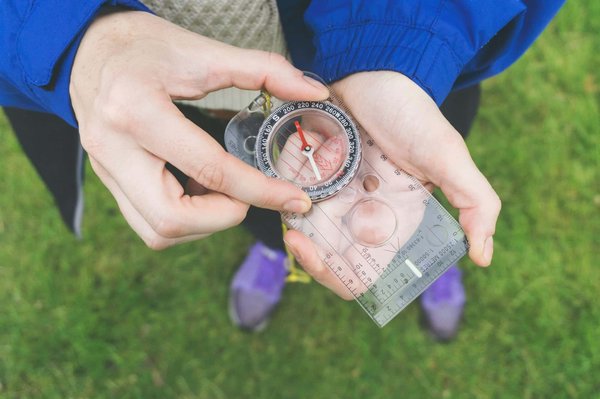 Comment préparer un itinéraire de camping pour découvrir les plages secrètes en Thaïlande?